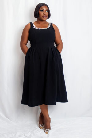 Sleeveless Diamond neck Midi Dress